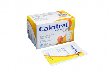 Calcitral Granulado 400 mg  Caja Con 15 Sobres De 5.0 g - Sabor A Naranja