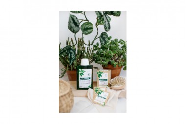 Shampoo Mascarilla Klorane 2 En 1 Ortiga 8 Sobres De 3 G C/U