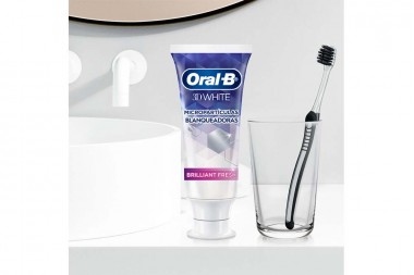 Crema Dental Oral-B 3D White Brilliant 107 mL