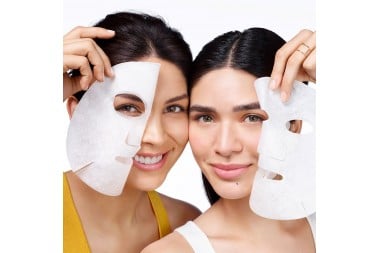 Mascarilla Negra Garnier En Tela Pure Carbón Und