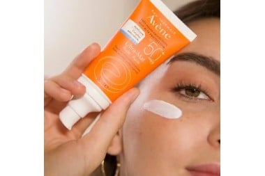 Kit Avéne Protector Solar Frasco 50 Ml + Gel Micelar 200 Ml